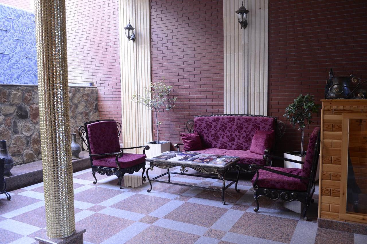 East Legend Hotel Bakoe Buitenkant foto