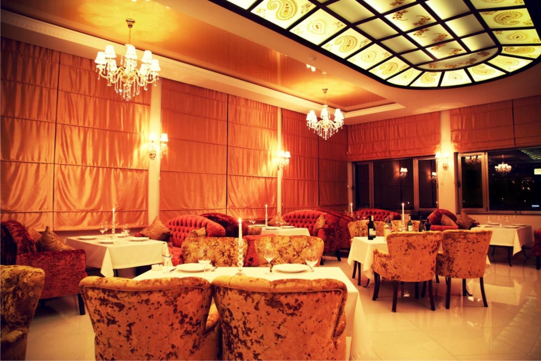 East Legend Hotel Bakoe Buitenkant foto