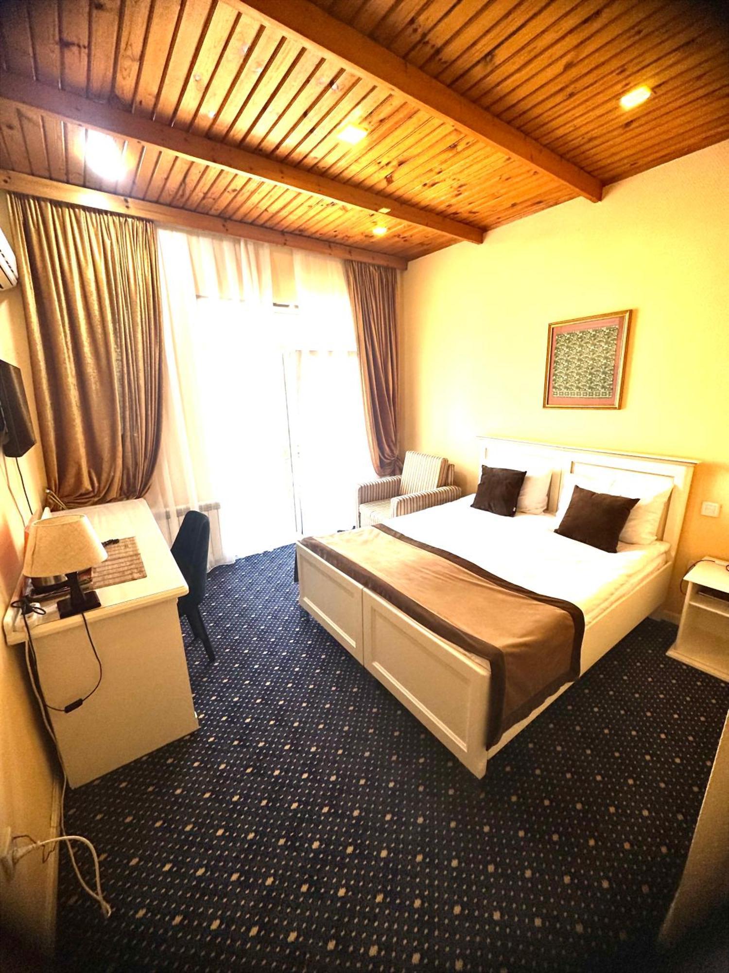 East Legend Hotel Bakoe Buitenkant foto