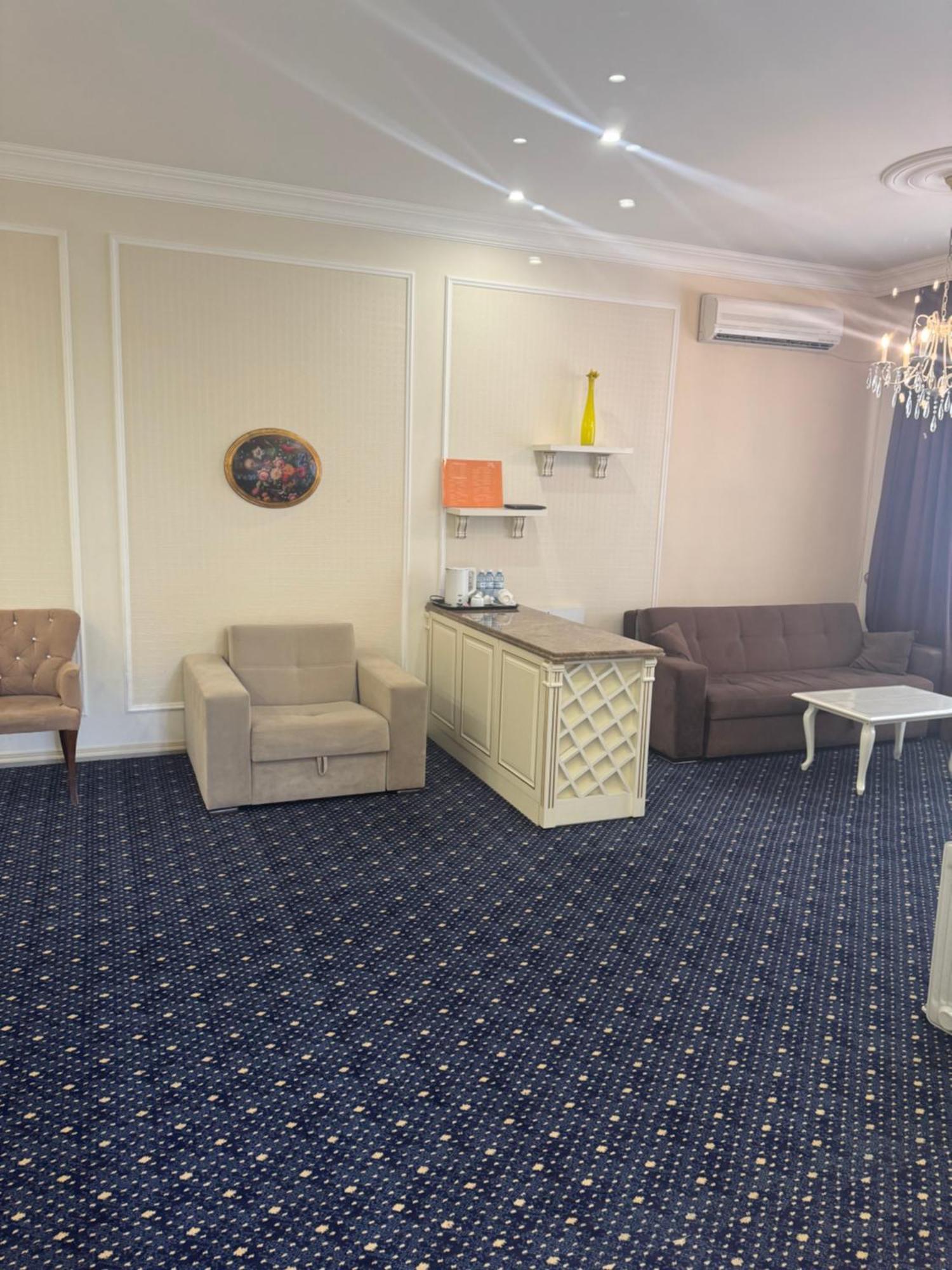 East Legend Hotel Bakoe Buitenkant foto