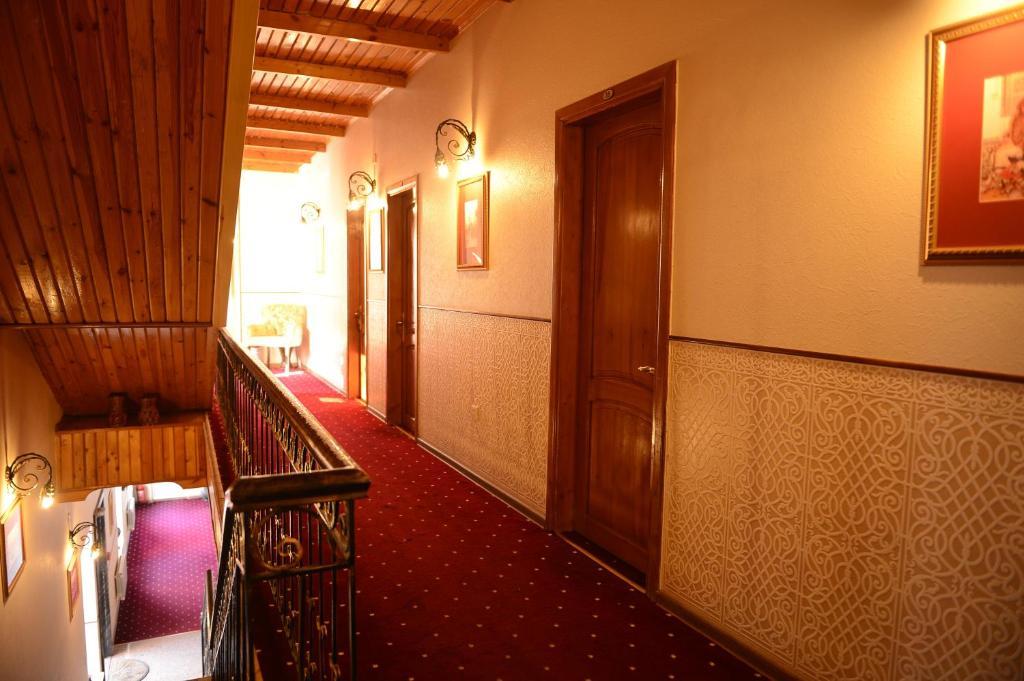 East Legend Hotel Bakoe Buitenkant foto